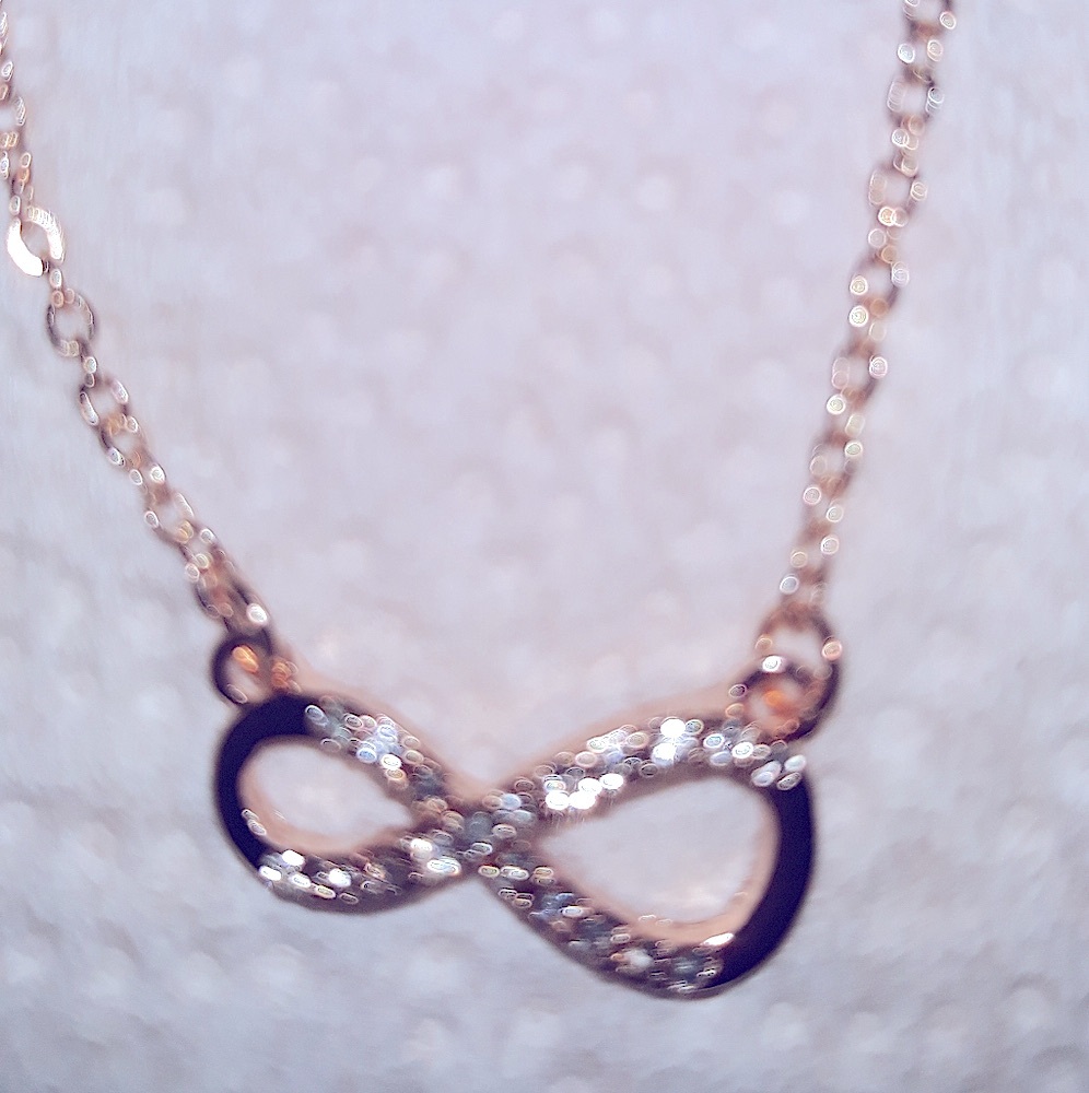 PRETTY Crystal Infinity Necklace 18k Gold Pl stainless steel 18-20" chain NEW - Picture 6 of 9